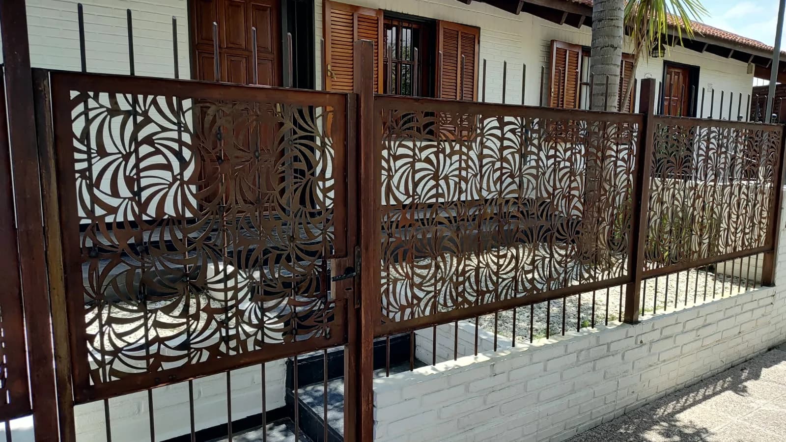 Trabajo de rejas realizado por Aluminica